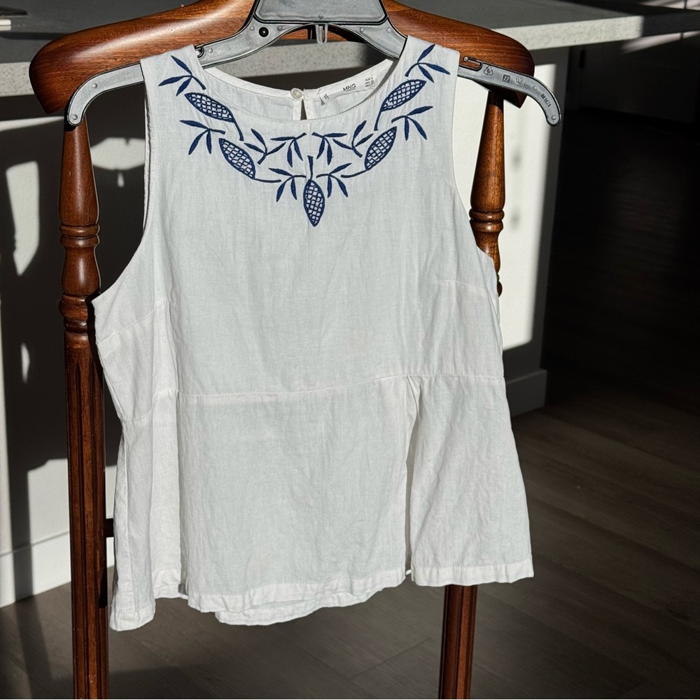 MNG Mango White Sleeveless Top Women’s XS / S – Linen Cotton Blue Embroidery